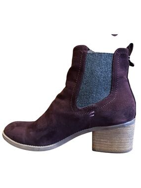 DV8 Burgundy Suede Chelsea Ankle Boots Pull On size 9